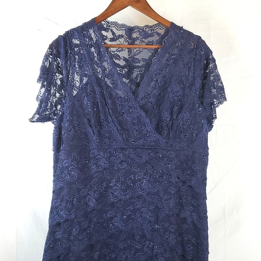 Marina Navy Blue‎ Lace Formal Dress - Picture 2 of 8